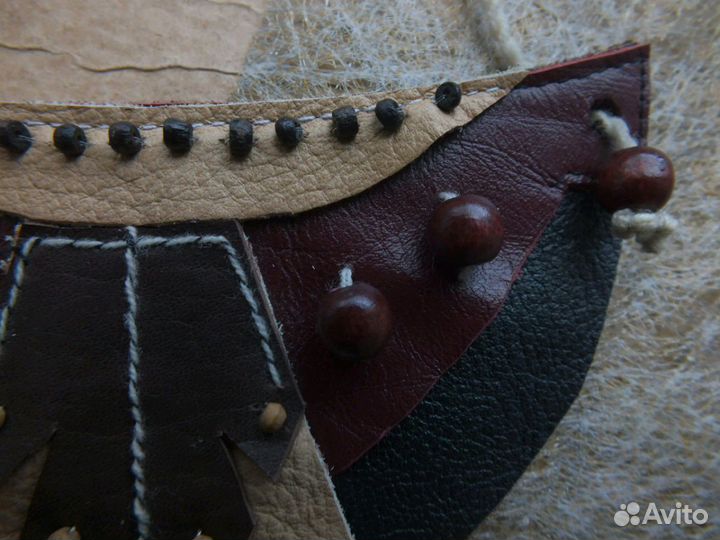 Кожаное ожерелье