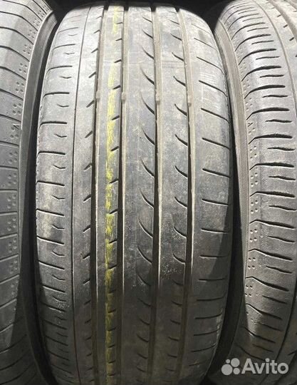 Yokohama BluEarth RV-02 215/60 R17 96R
