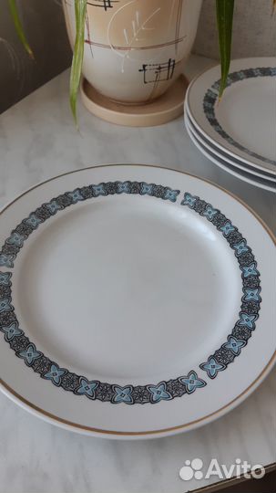 Продаю тарелки, набор