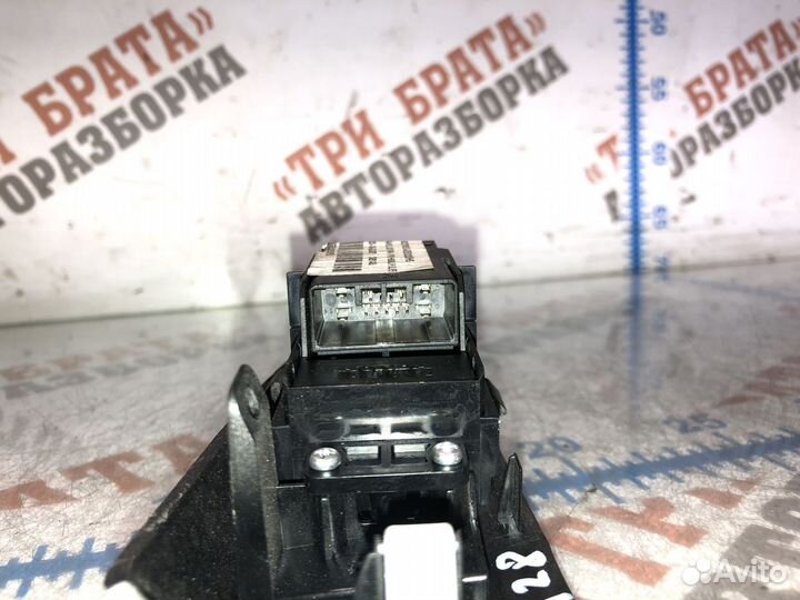 Кнопка стеклоподъемников (Одиночный, задний) Лев