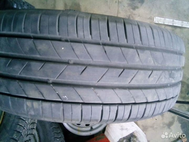 Kumho Ecsta HS52 205/55 R16