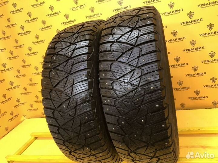 Goodyear Ultragrip 600 215/65 R16 98T