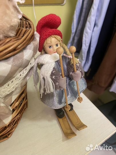 Кукла на лыжах