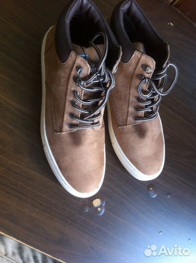 Продам ботинки