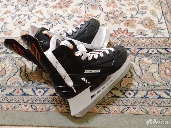 Коньки хоккейные