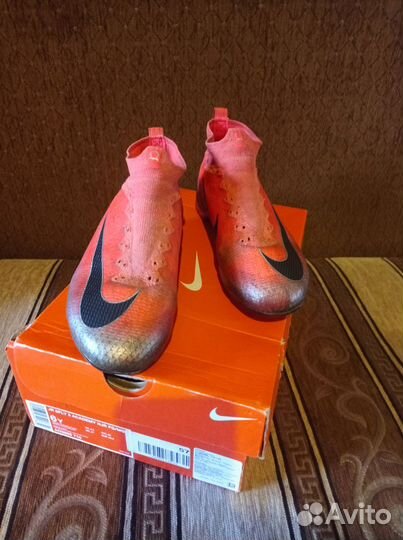 Футбольные бутсы nike mercurial flyknit