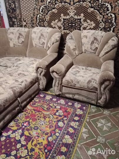 Большой угловой диван бу