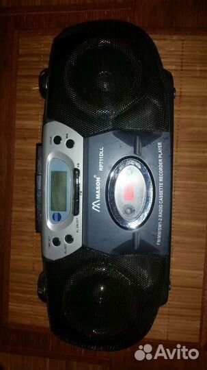 Кассетная магнитола с FM радио,цветомузыка,караоке