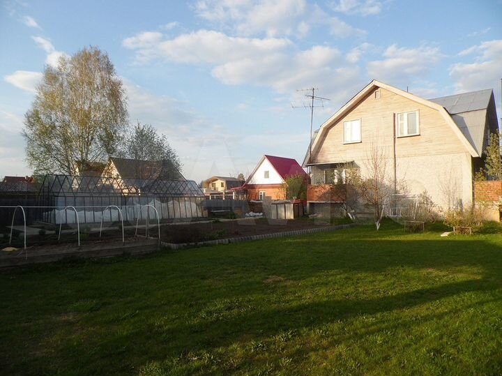 Коттедж 196 м² на участке 12 сот.