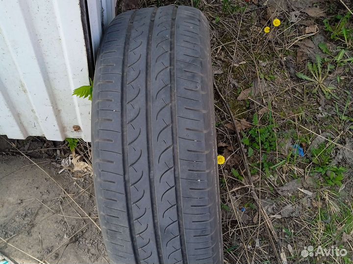 Yokohama BluEarth AE01 185/55 R15 82H