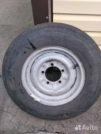 Автомобильное колисо