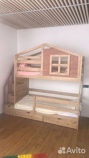 Двухъярусная кровать детская