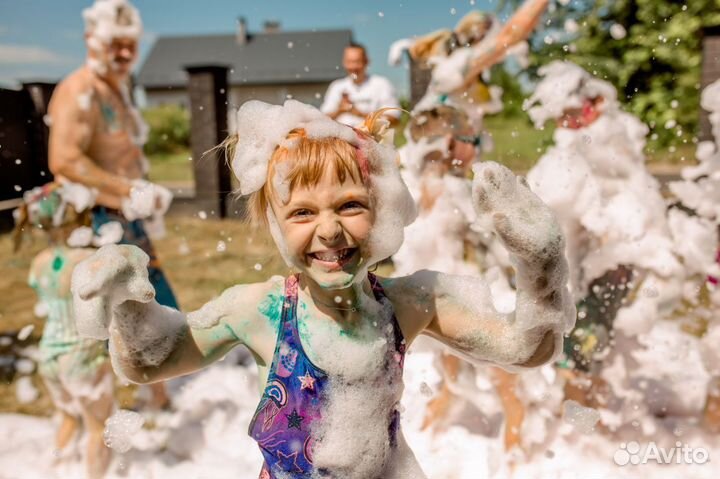 Пенное шоу краски холли