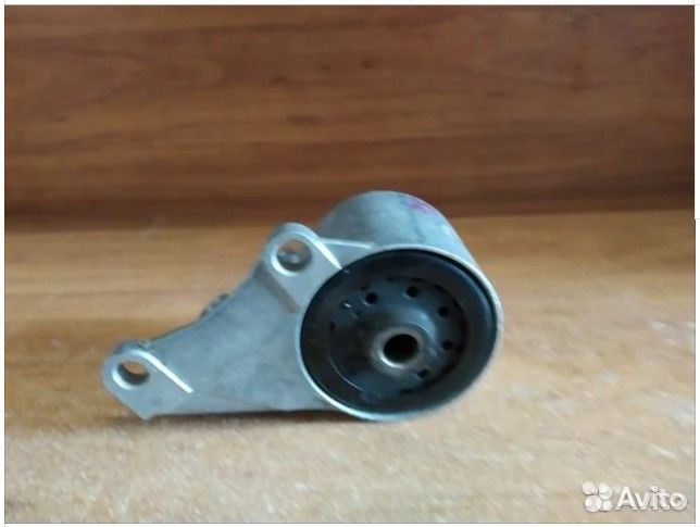 Опора МКПП задняя Volkswagen Transporter 1990