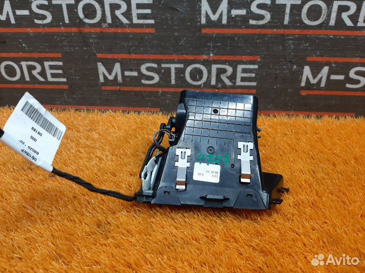 Дефлектор воздушный передний левый Mercedes-Benz