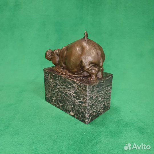 Бронзовая статуэтка Бегемот с птичками