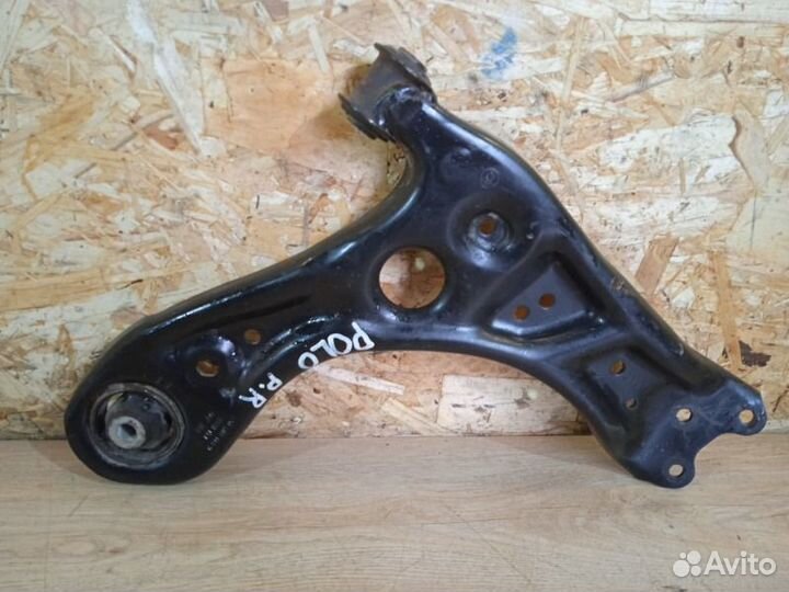 Рычаг поперечный передний правый Volkswagen Polo