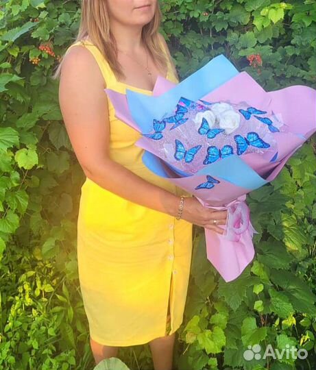 Букет из бабочек с мыльными розами