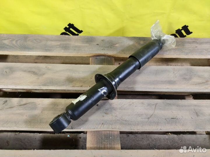 Амортизатор подвески передний Toyota Land Cruiser