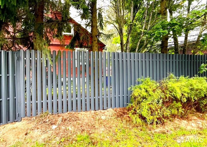 Забор из евроштакетника