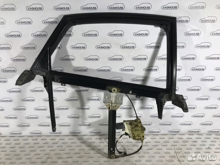 Стеклоподъемник задний правый Audi A6 C6 3.2 BYU