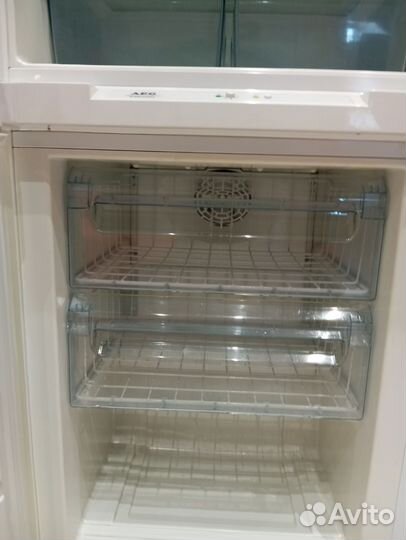 Холодильник бу AEG