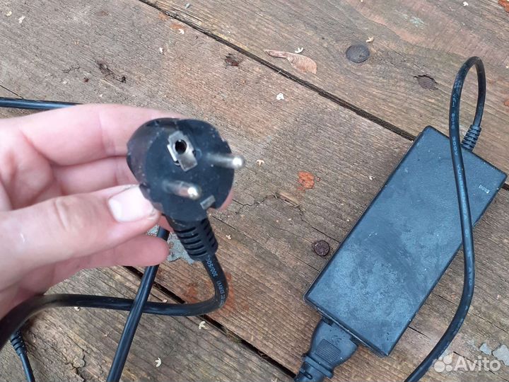 Зарядное устройство для ноутбука