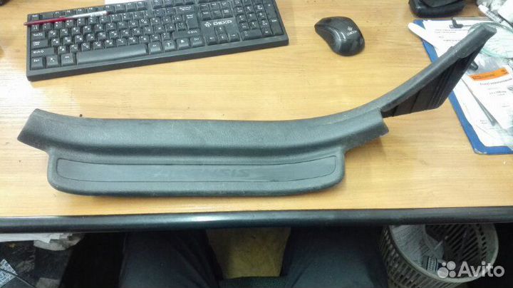 Накладка порога (внутренняя) задняя левая Toyota