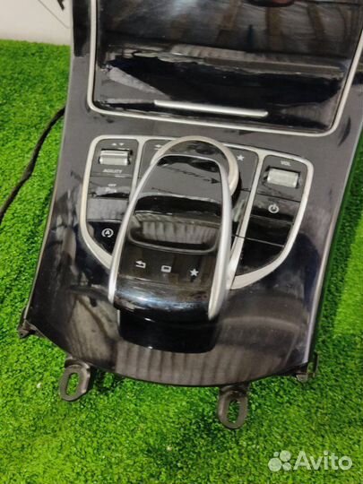 Консоль центральная Mercedes-Benz C-Class W205