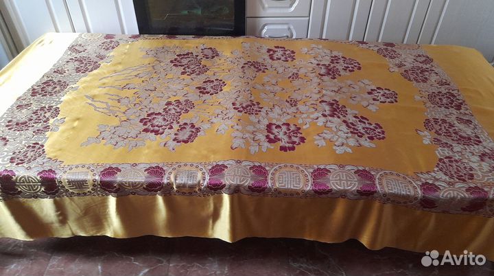 Китайское шелковое покрывало