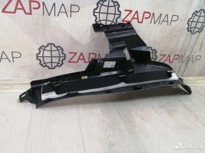 Накладка стойки задняя правая Audi Q8 4M8 2018-Нв