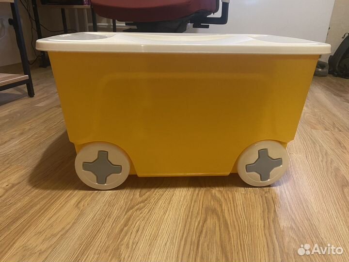 Ящик для игрушек на колесах