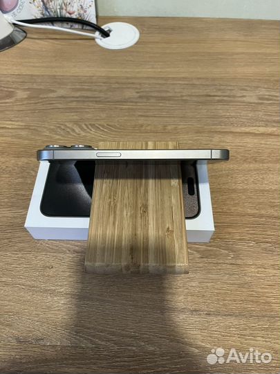 iPhone 15 Pro, 256 ГБ