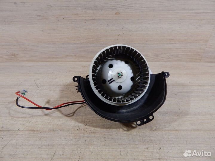 Моторчик печки Opel Astra H