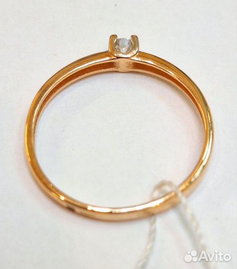 Золотое кольцо с камнем 18р