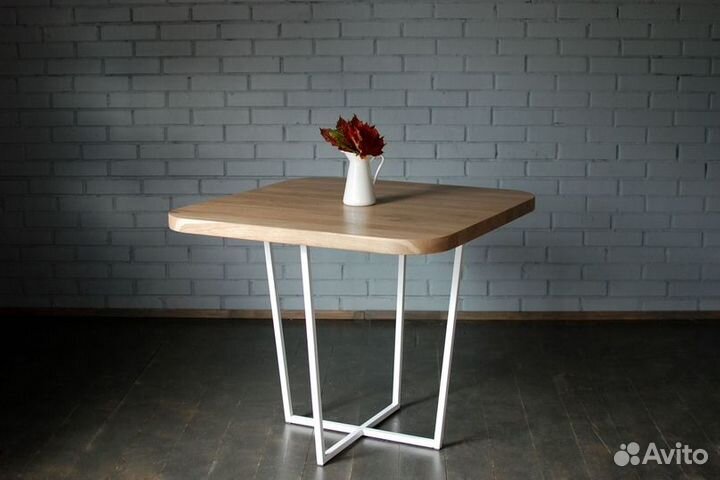 Стол обеденный