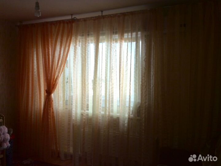 Тюль и карниз