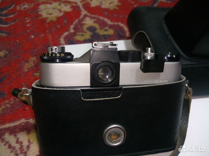 Зеркальный фотоаппарат