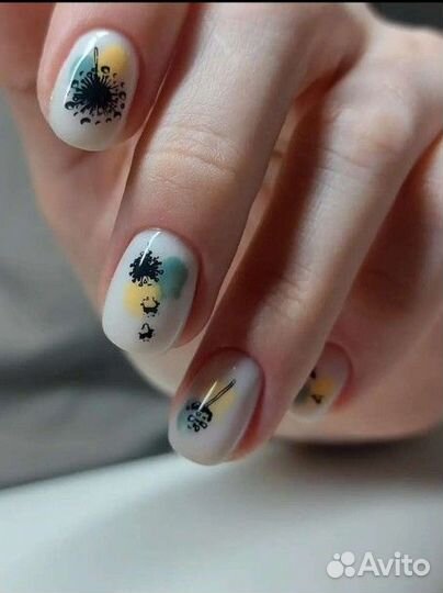 Модель на маникюр