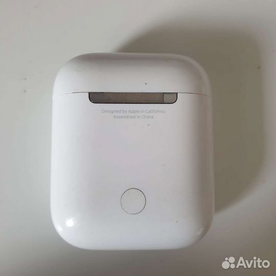 Зарядный кейс для airpods 1. без наушников
