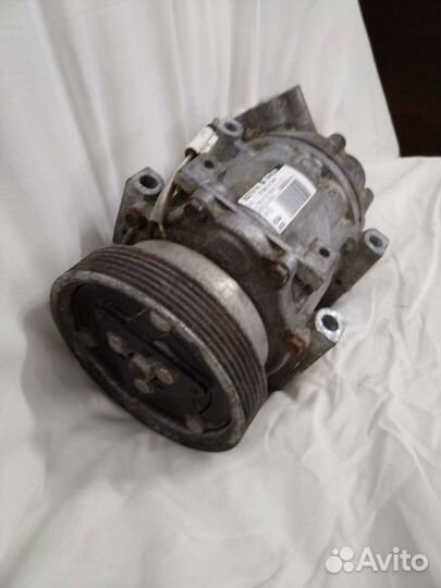 Компрессор кондиционера Renault Logan Sandero
