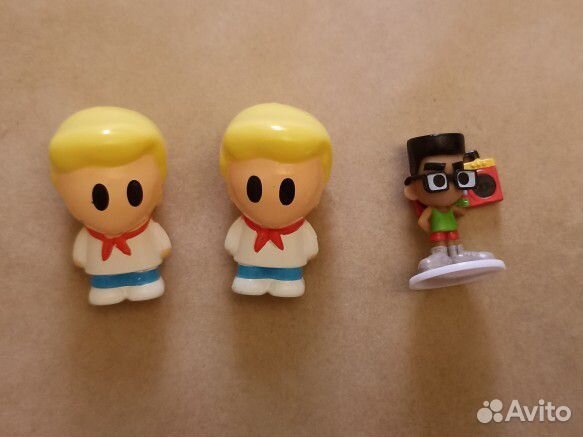 Игрушки мелочь киндеры и тп