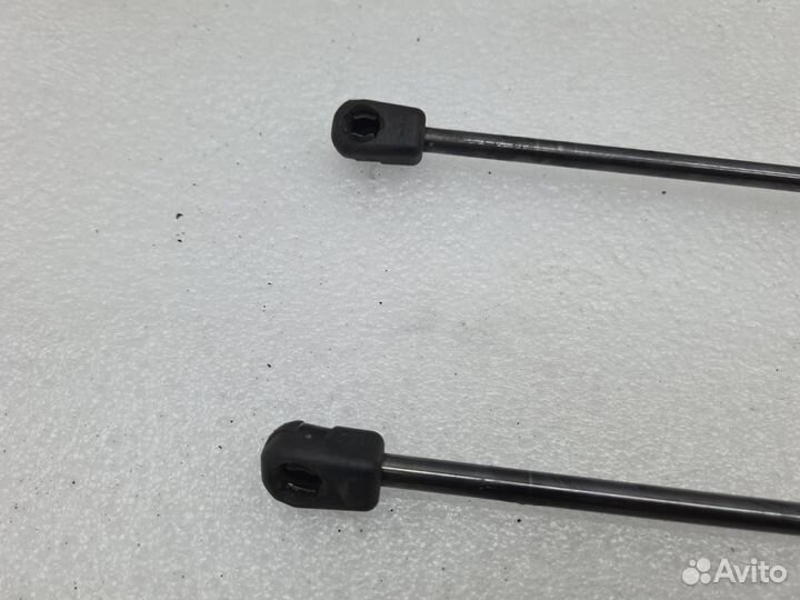 Амортизатор крышки багажника Ford Kuga CBV 2011