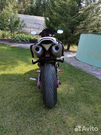 Yamaha R1