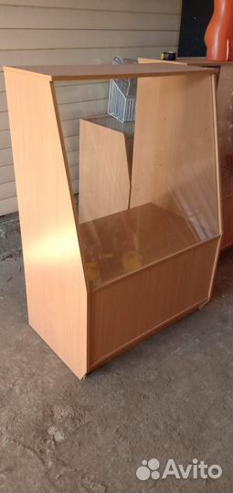 Витрина лдсп со стеклом