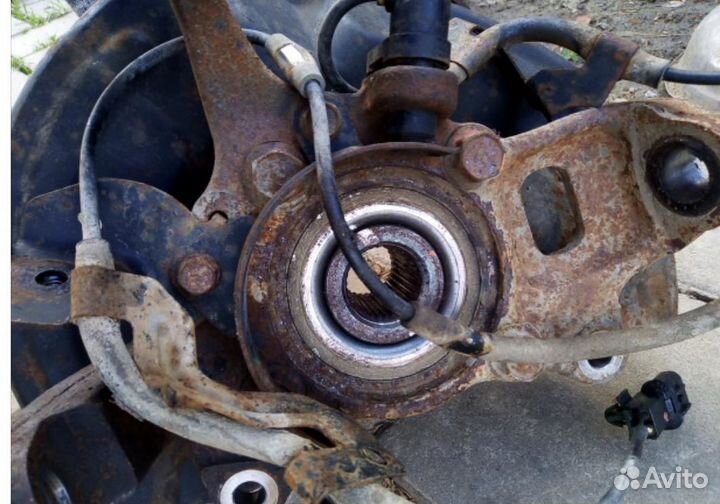 Передняя цапфа Mitsubishi Pajero Sport 2