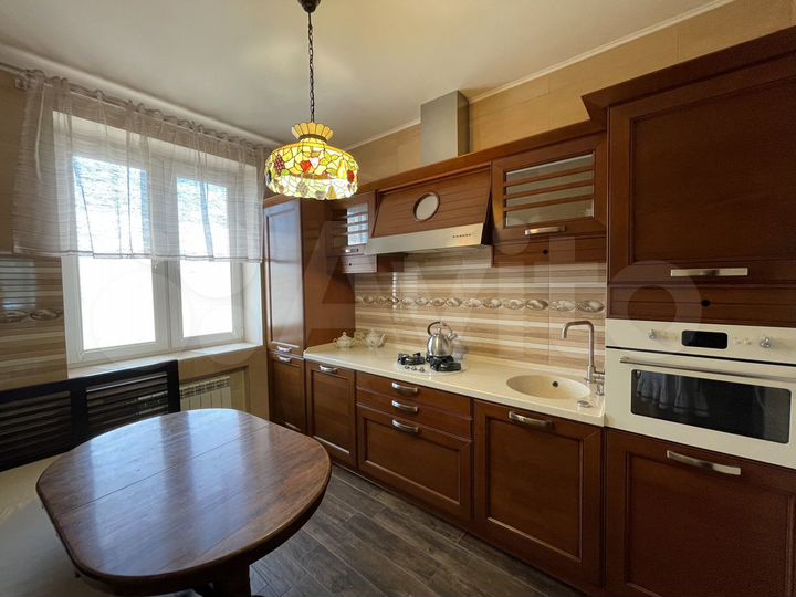 2-к. квартира, 52 м², 4/5 эт.