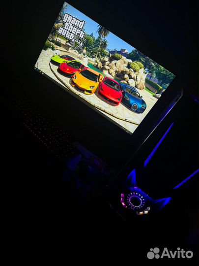 Игровой компьютер с монитором