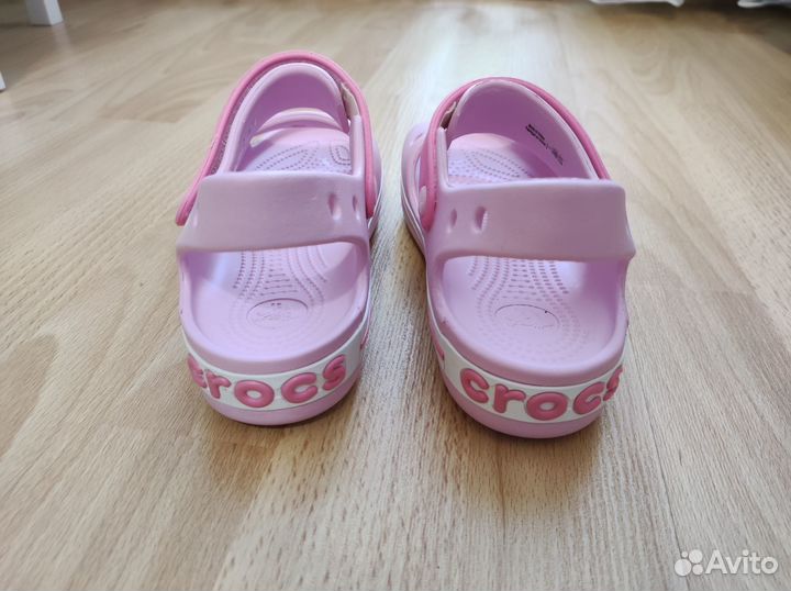 Сандалии Crocs для девочки j3