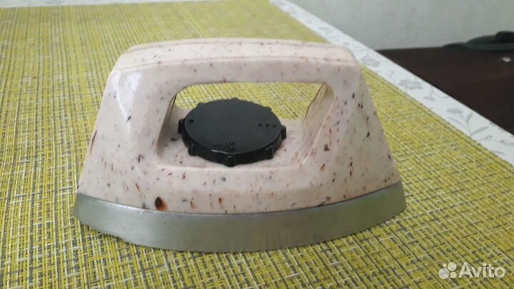 Игрушечный утюг СССР